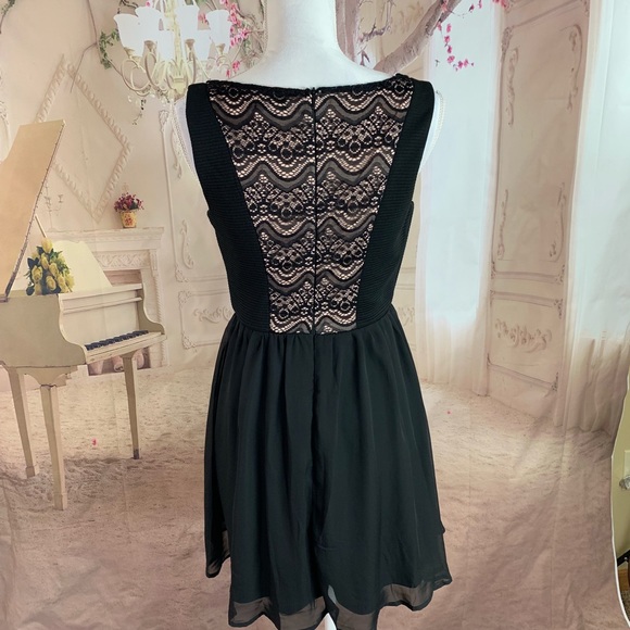 Lily Rose Black Sheer Lace Detail Dress - Picture 6 of 8